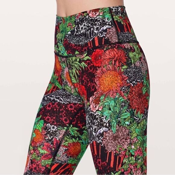 Lululemon Wunder Under Hi-Rise 1/2 Tight 17" in Zen Garden Multi - Picture 8 of 8